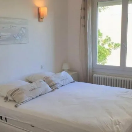 Holiday home Maison Royan, 5 Pieces, 8 Personnes - Fr-1-305-220 Royan