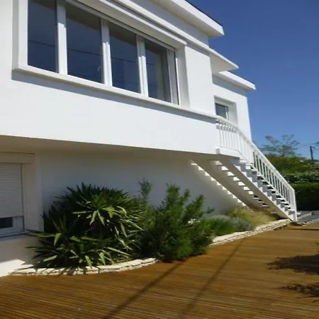 Holiday home Maison Royan, 5 Pieces, 8 Personnes - Fr-1-305-220 Royan
